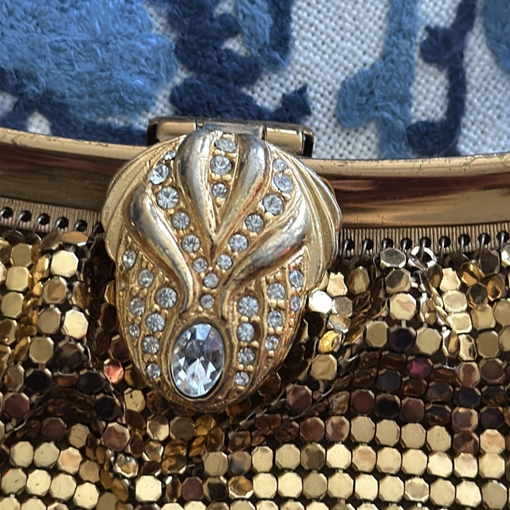 Whiting & Davis gold chain Maile evening bag clasp is ornate vintage beautiful - Picture 5 of 12